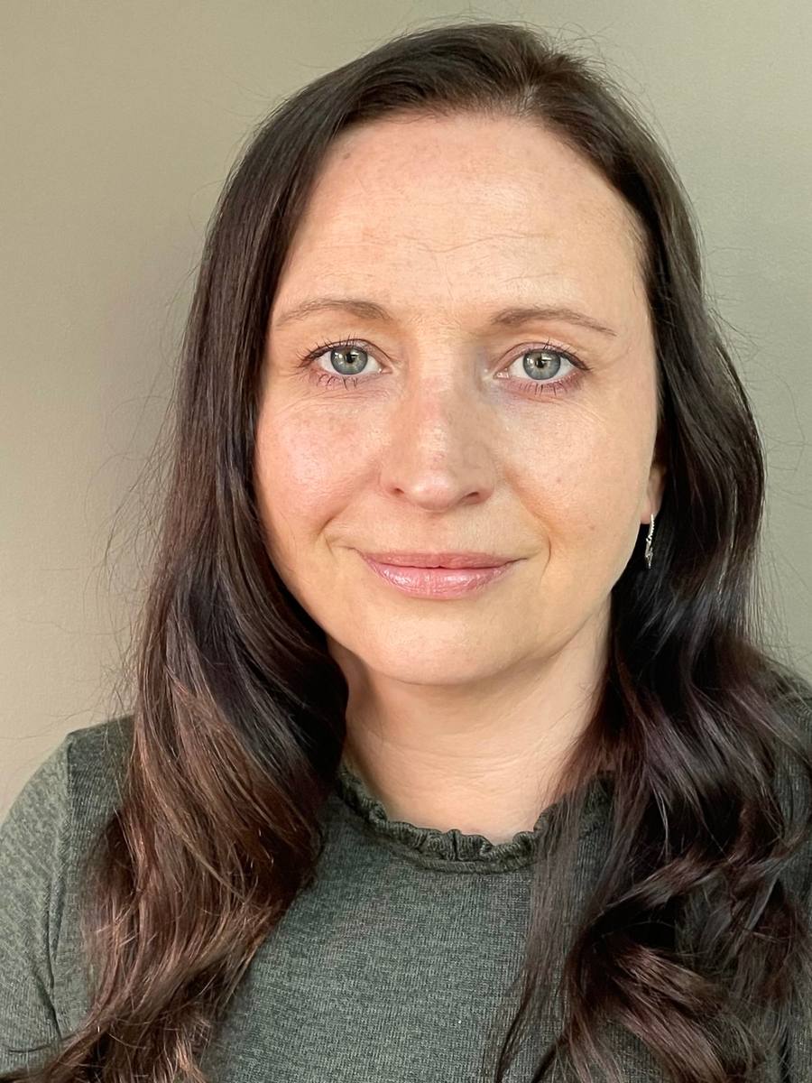 Paula Abbey headshot